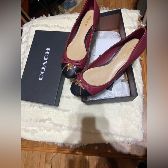 Coach ballerina flats size 7 maroon and black combination - Picture 2 of 4